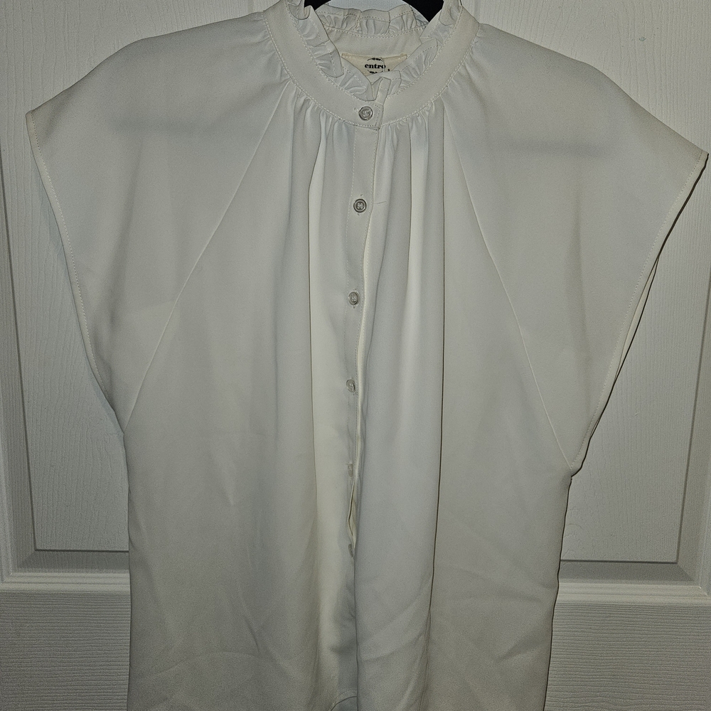 Entro White Button-Up Blouse